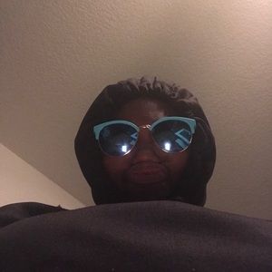 Meet your Posher, Taylor